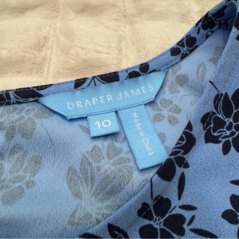 Draper James Blue Floral Ruffle Trim Blouse Top Women 10 Short Sleeve Coquette - Picture 6 of 7